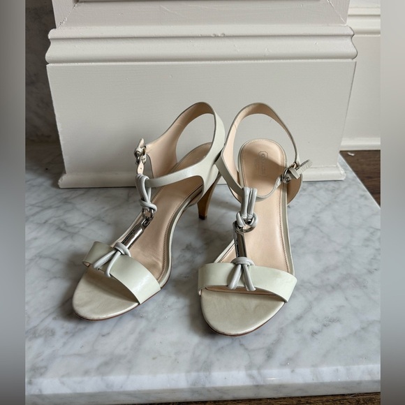 Coach Genesis Open Toe T-Strap Sandals 10 Cream Women's Sandals - Picture 1 of 5